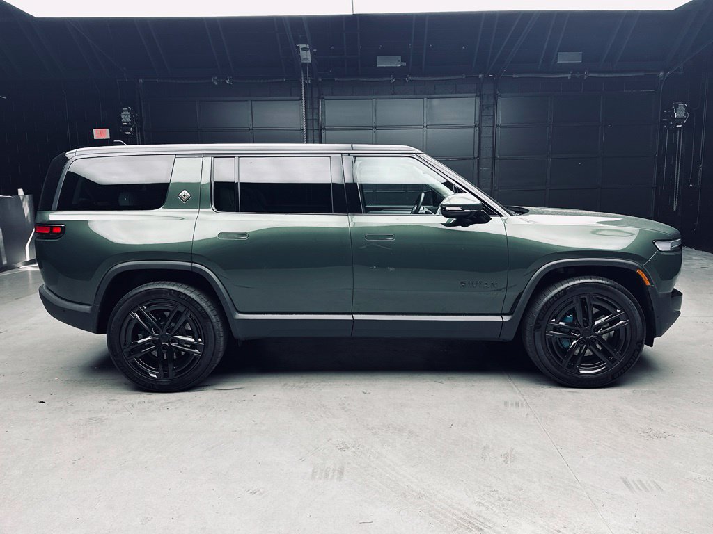 Used 2026 Rivian R1S Premium Quad AWD/4WD image 9