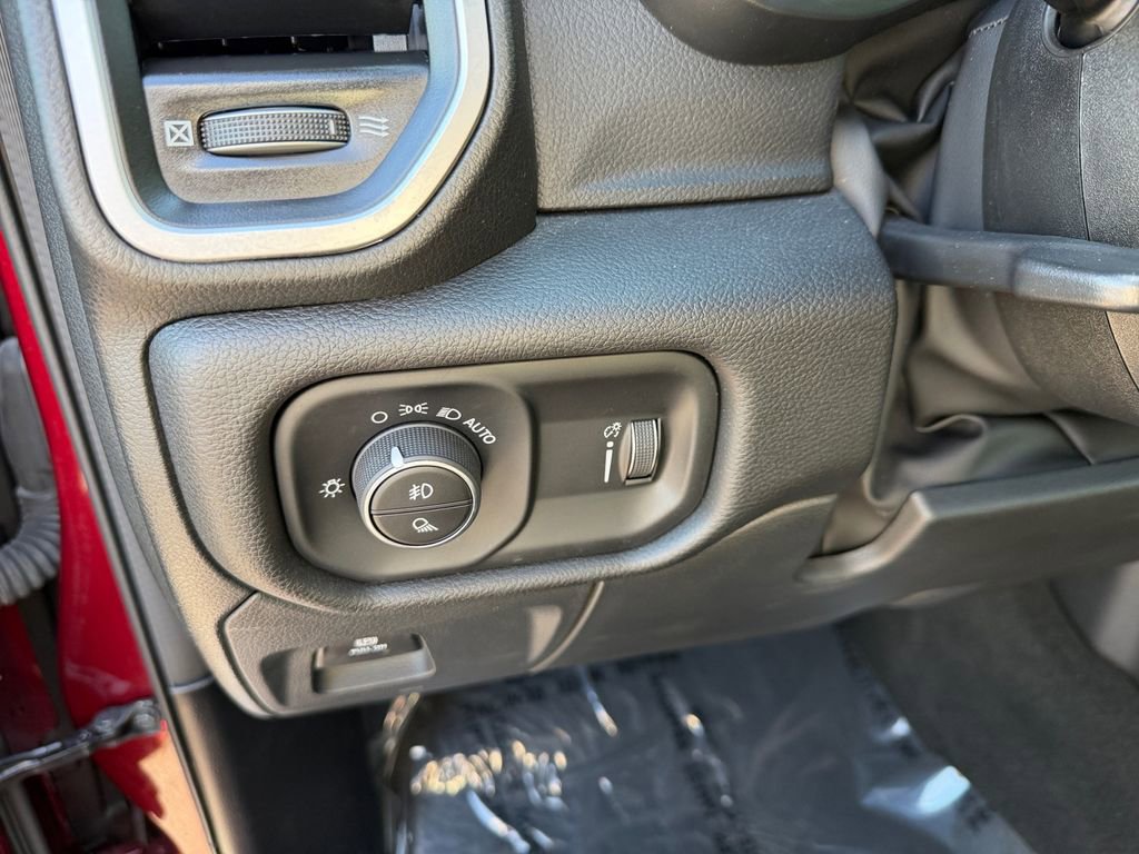 Used 2023 RAM 1500 Big Horn image 31