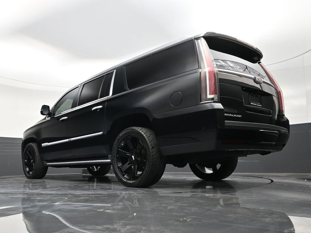 Used 2019 Cadillac Escalade ESV Premium Luxury image 25