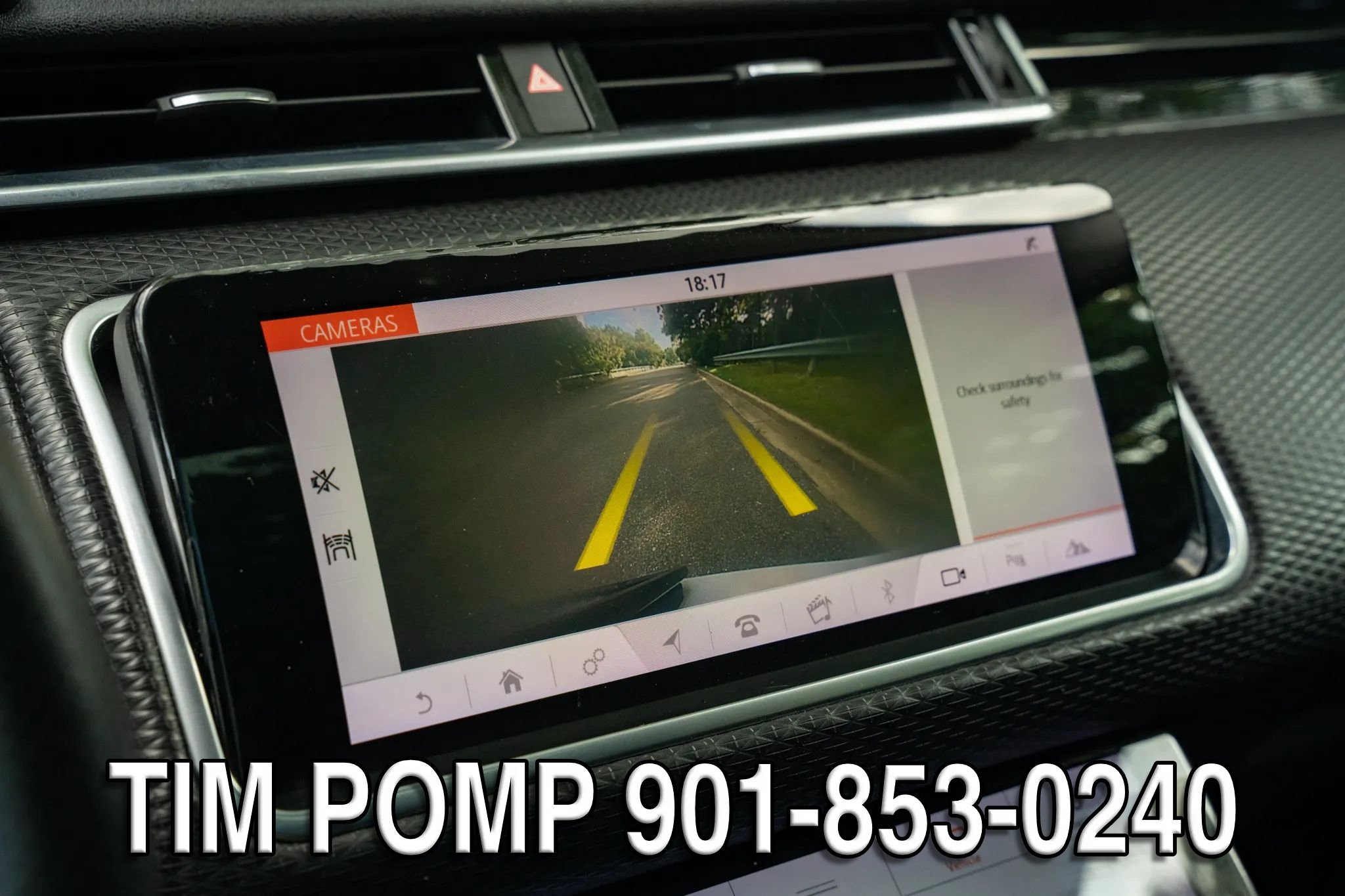 Used 2018 Land Rover Range Rover Velar S AWD/4WD image 21