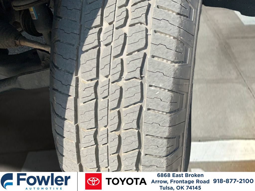 Certified 2025 Toyota Tundra SR5 w/ SR5 Premium Package AWD/4WD image 28
