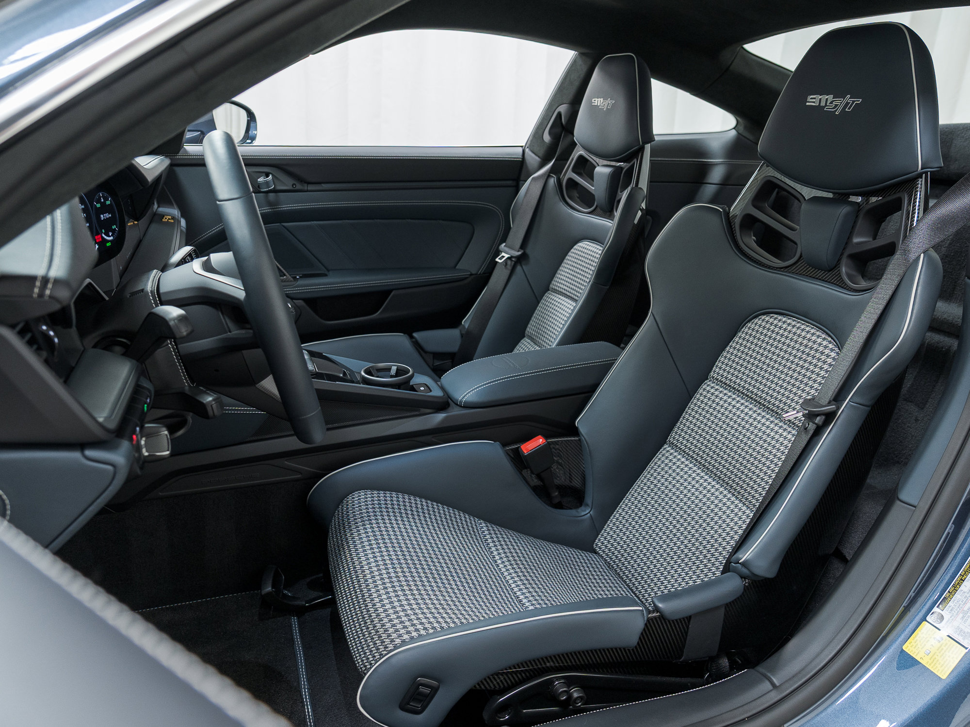 Used 2024 Porsche 911 GT3 RS RWD image 5