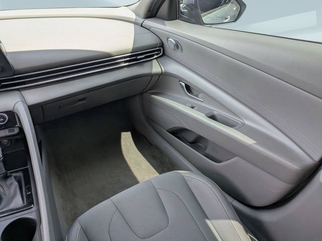 Used 2021 Hyundai Elantra SEL FWD image 17