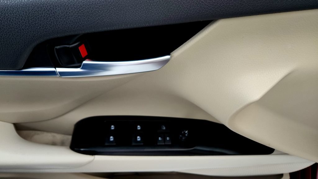 Certified 2018 Toyota Camry LE FWD image 23