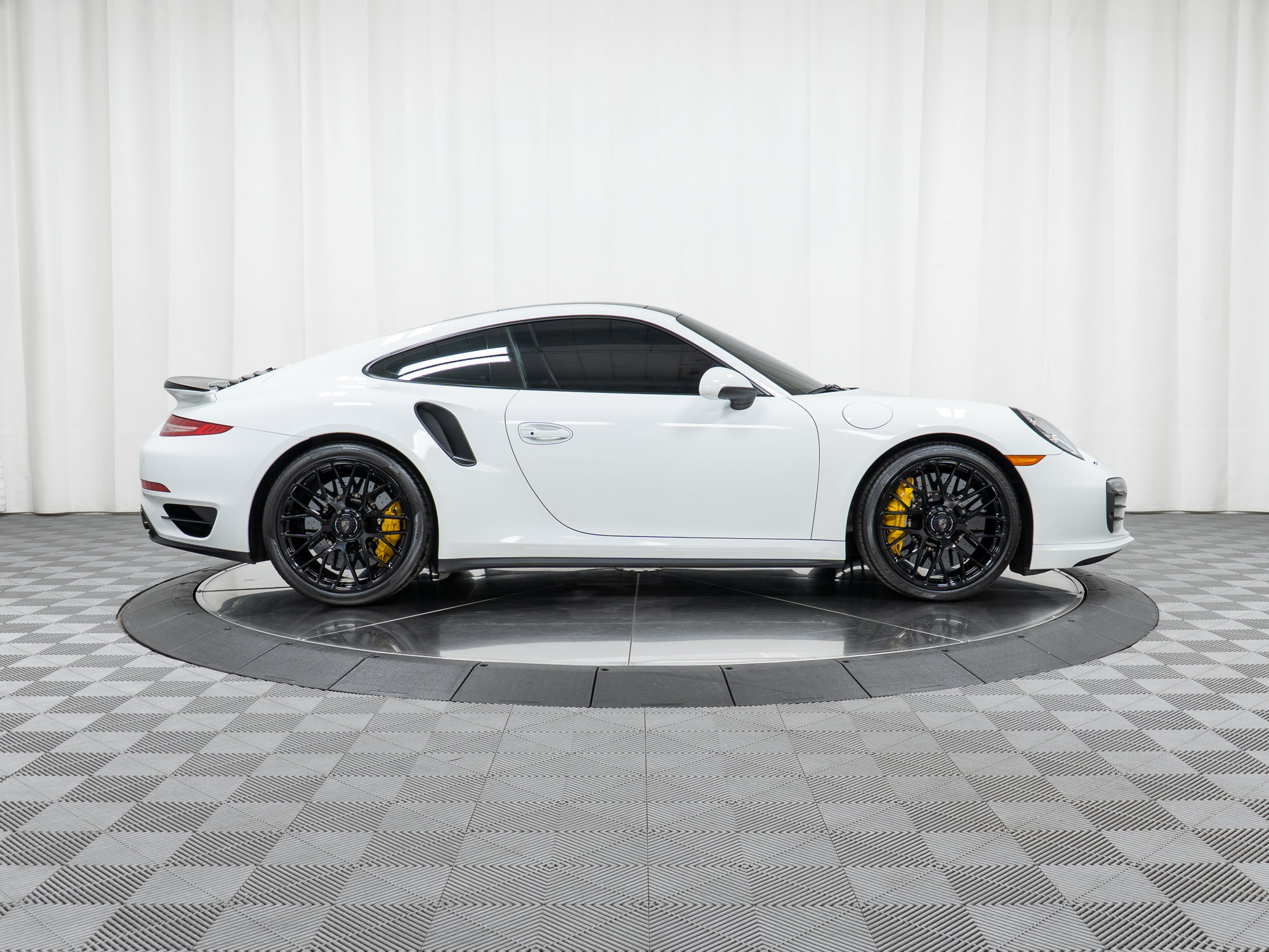 Certified 2014 Porsche 911 Turbo S AWD/4WD image 8