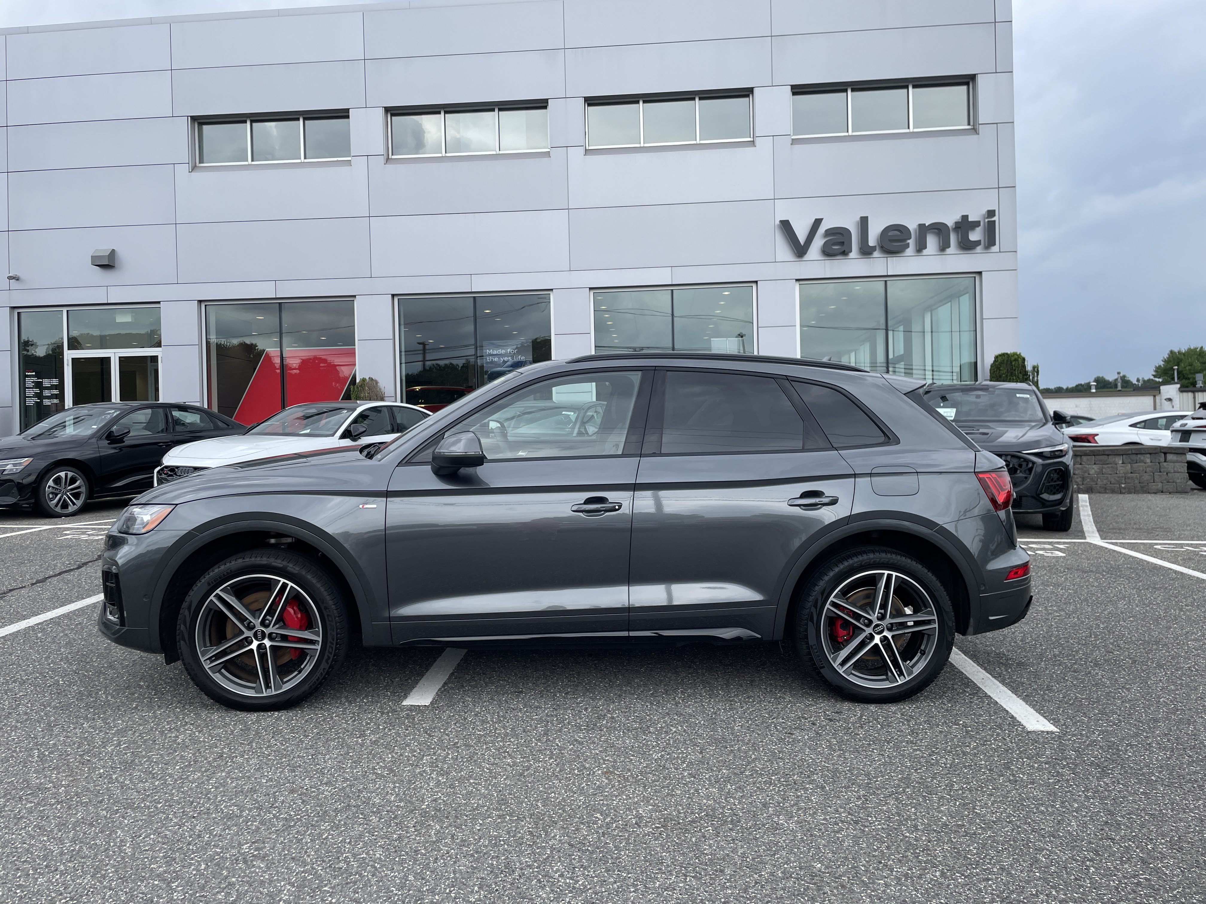 Certified 2024 Audi Q5 e Prestige w/ Prestige Package AWD/4WD image 4
