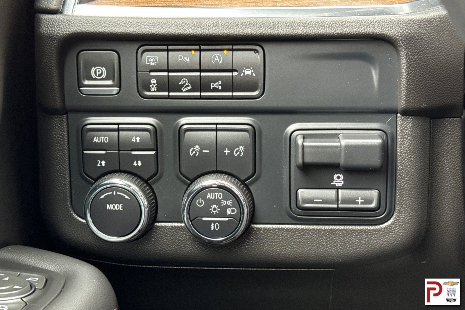 Certified 2025 Chevrolet Tahoe High Country w/ Sun And Tow Package image 33