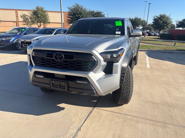 Certified 2025 Toyota Tacoma TRD Off-Road AWD/4WD image 6