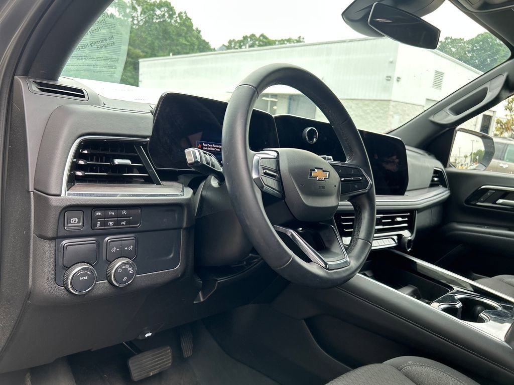 Used 2025 Chevrolet Tahoe LS w/ LPO, Dark Essentials Package RWD image 10