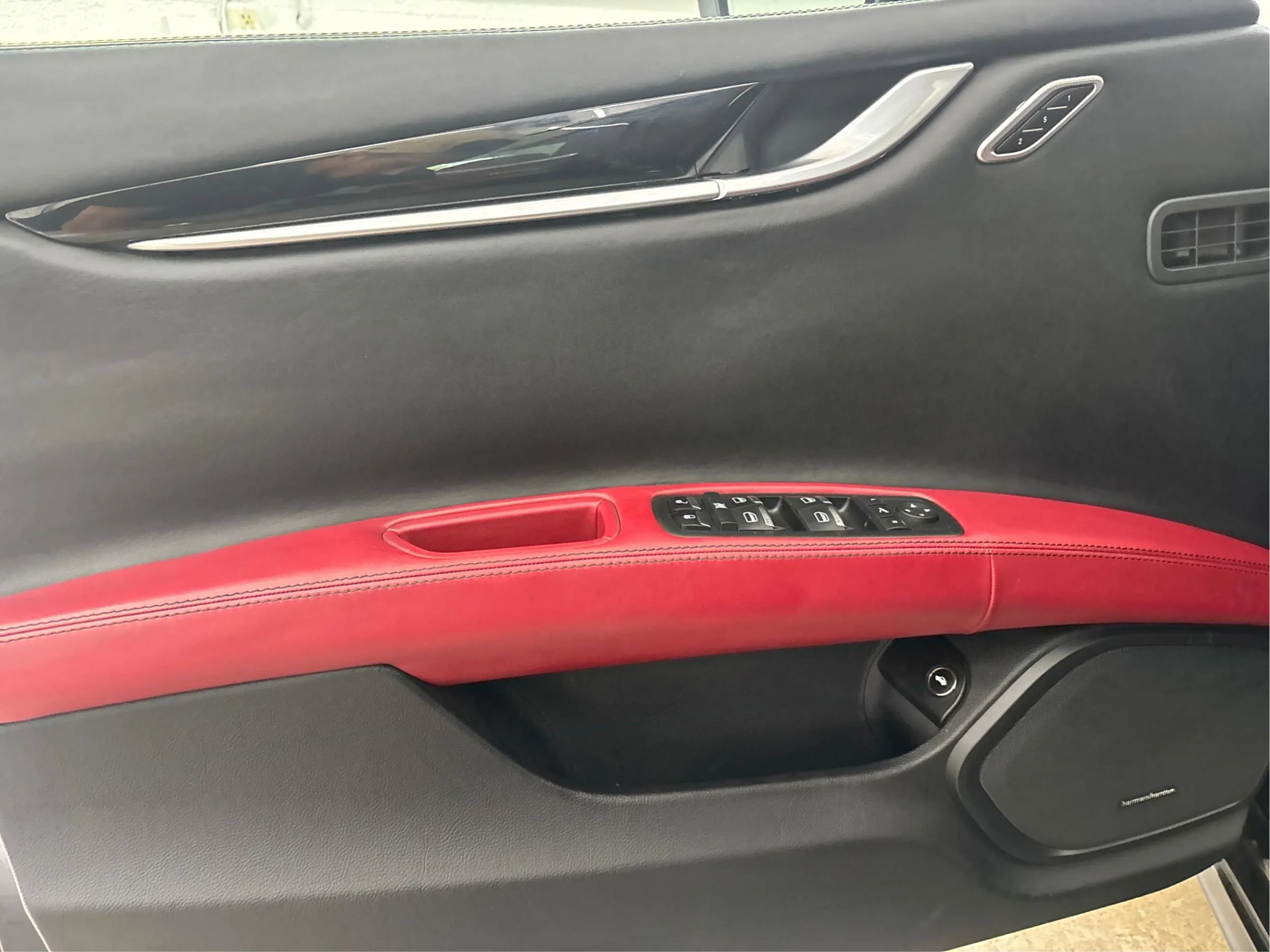 Used 2016 Maserati Ghibli S Q4 AWD/4WD image 25