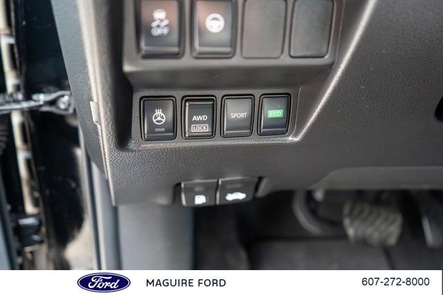 Used 2022 Nissan Rogue Sport SV w/ Technology Package AWD/4WD image 26