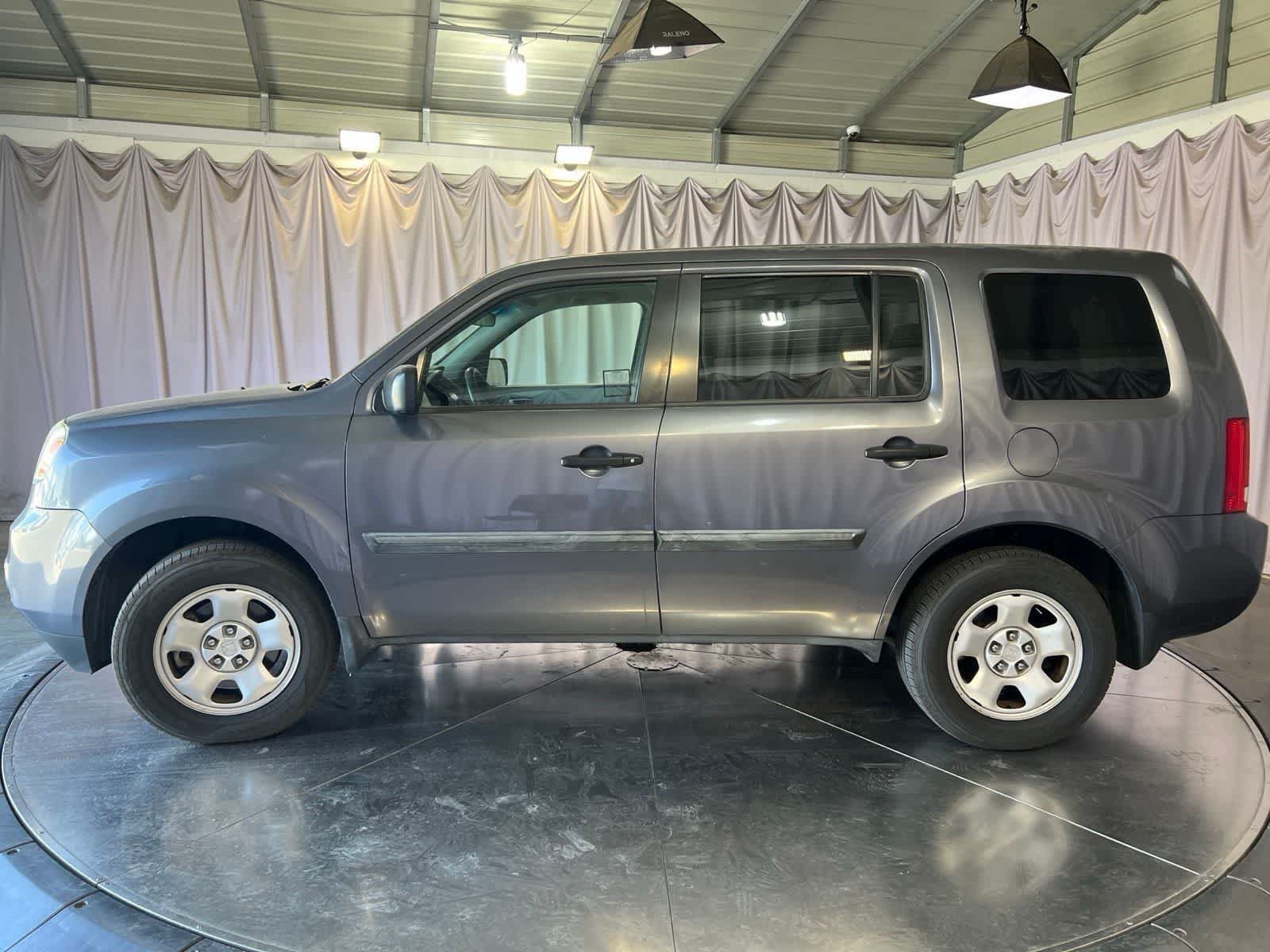 Used 2015 Honda Pilot LX image 2
