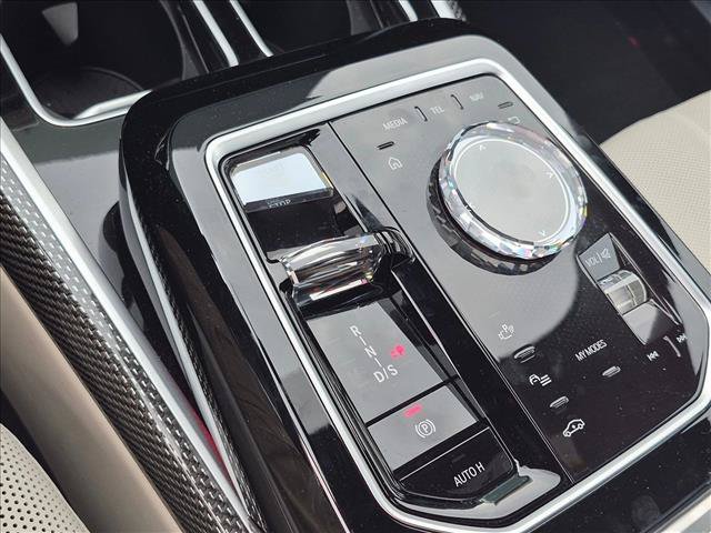 Used 2023 BMW 740i w/ Executive Package RWD image 4