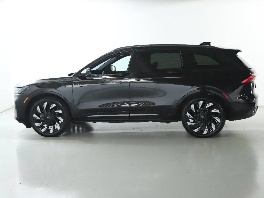 Certified 2025 Lincoln Nautilus Reserve w/ Jet Appearance Package AWD/4WD image 40