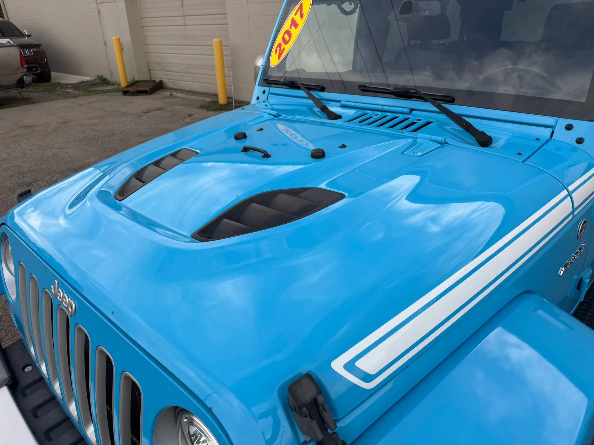 Used 2017 Jeep Wrangler Unlimited Sahara w/ Quick Order Package 23E Chief AWD/4WD image 27