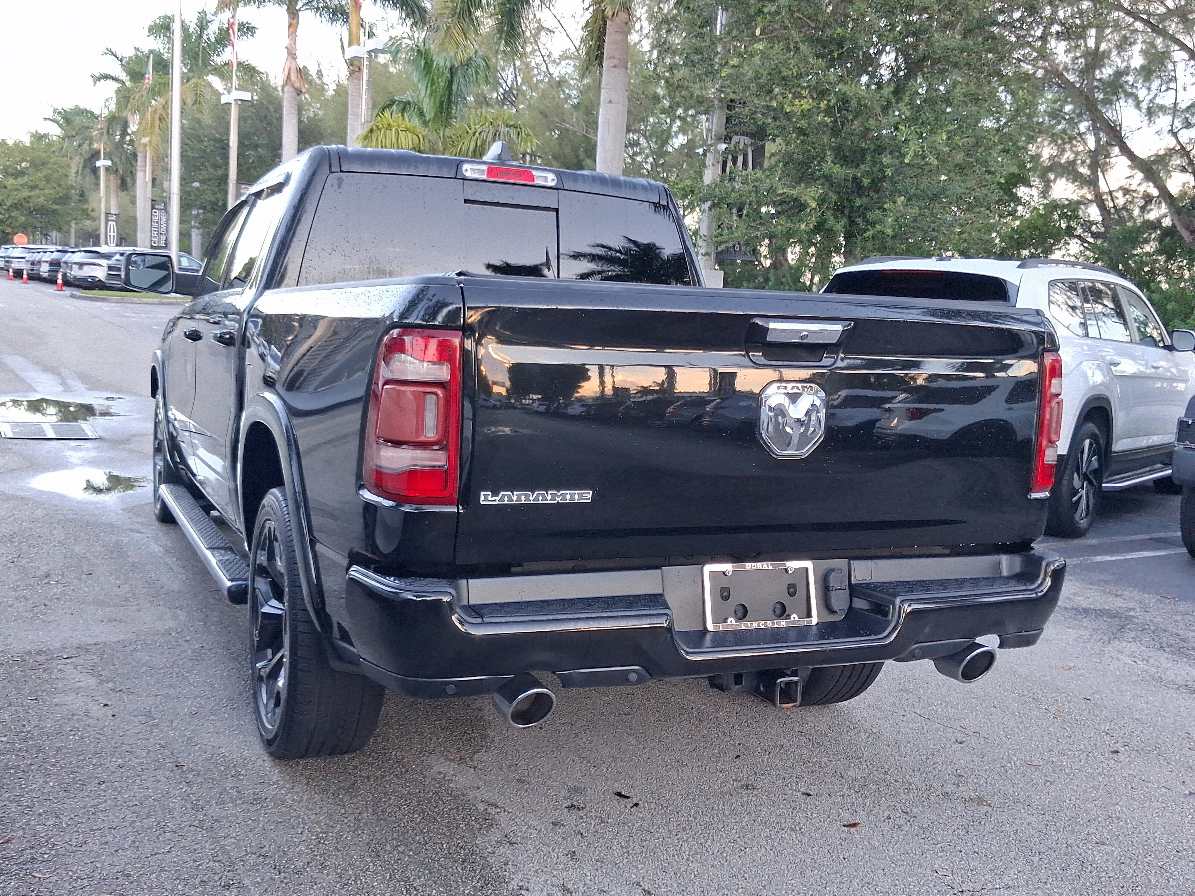 Used 2019 RAM 1500 Laramie RWD image 3