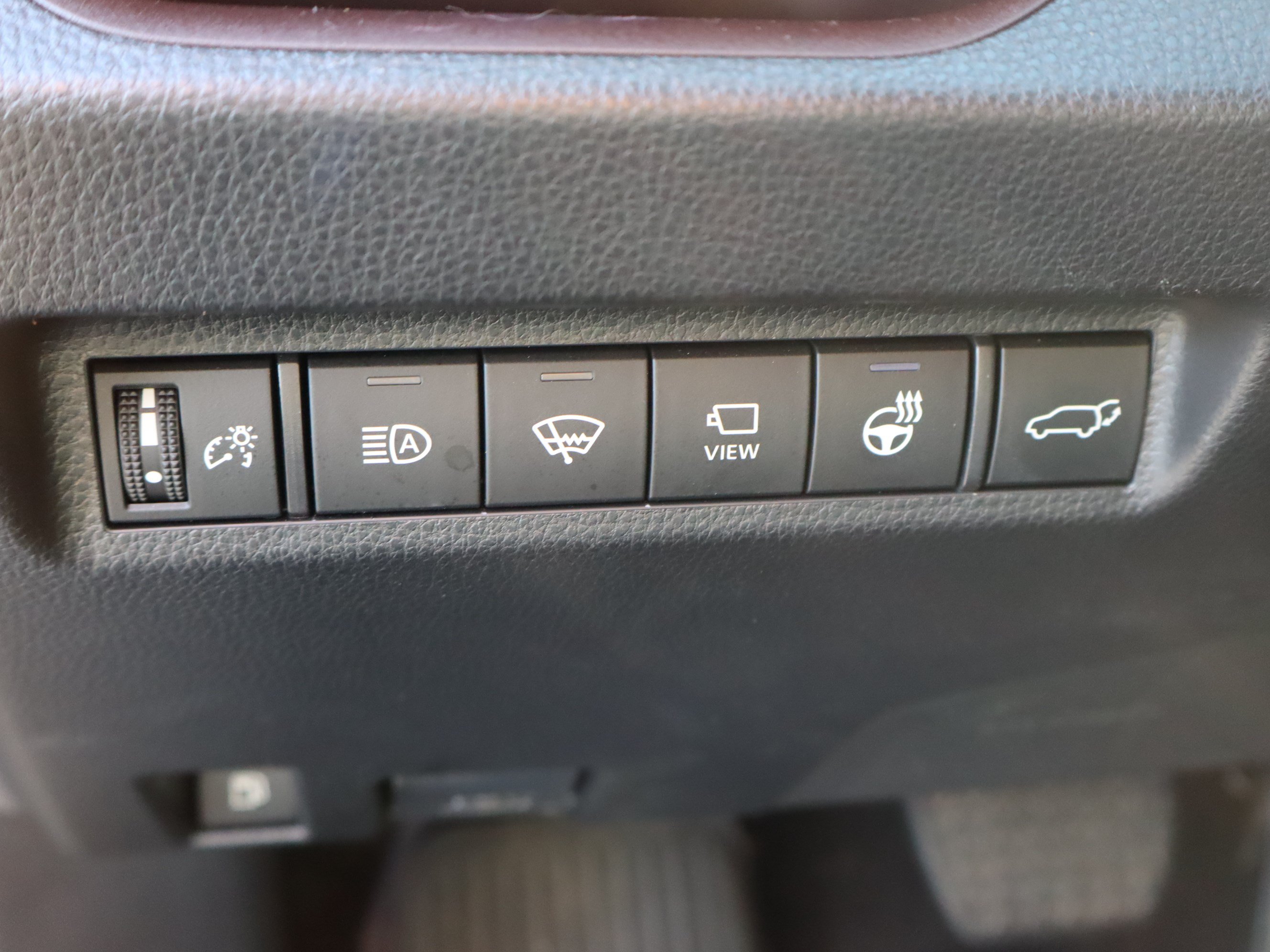 Used 2022 Toyota RAV4 Limited AWD/4WD image 19