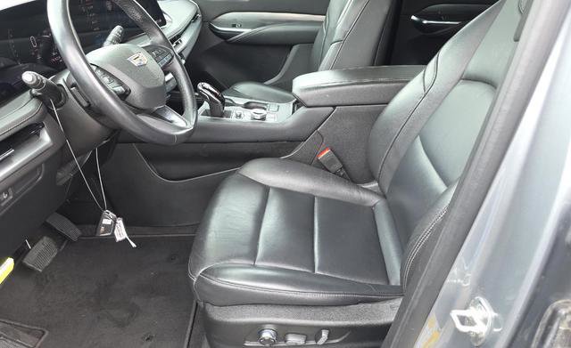 Used 2024 Cadillac XT4 Premium Luxury image 7