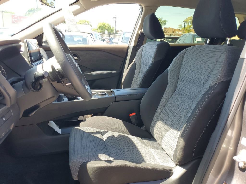 Used 2023 Nissan Rogue SV AWD/4WD image 17