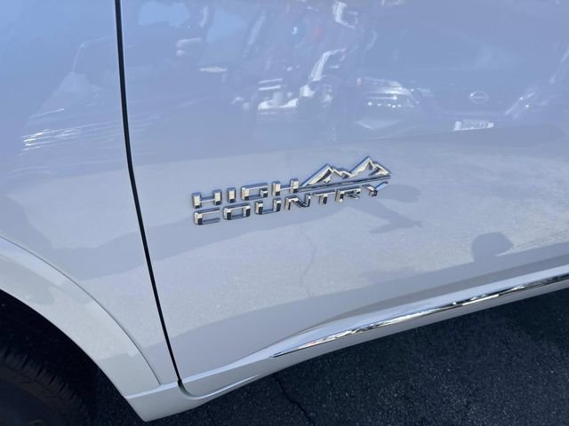 Used 2023 Chevrolet Traverse High Country image 16