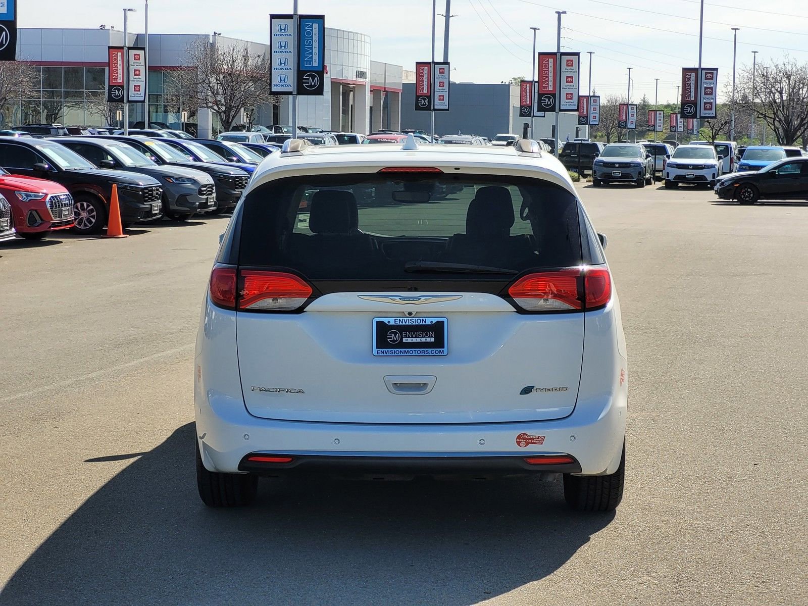 Used 2018 Chrysler Pacifica Limited w/ Advanced Safetytec Group image 6