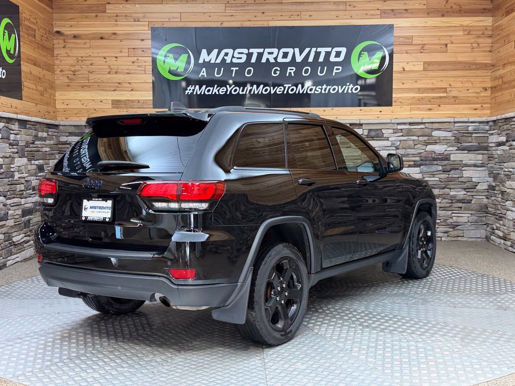Used 2020 Jeep Grand Cherokee Laredo AWD/4WD image 22