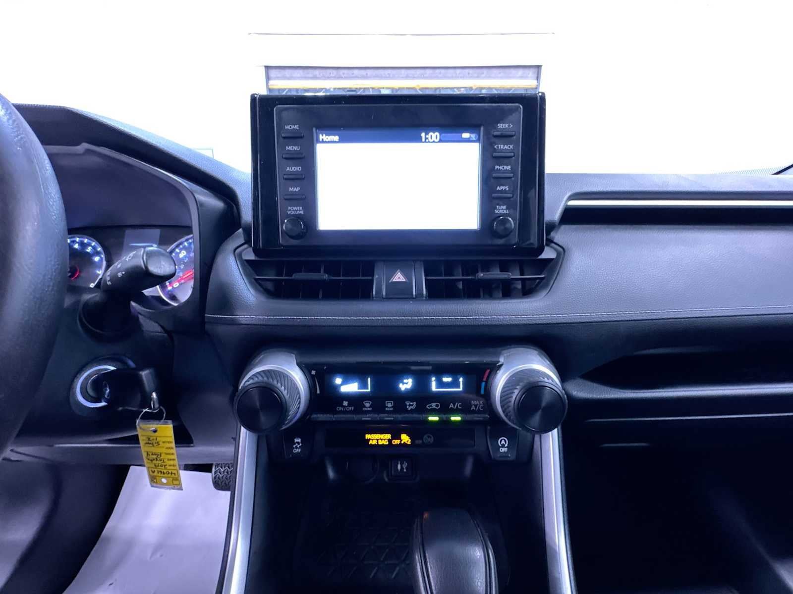 Used 2019 Toyota RAV4 LE w/ Carpet Mat Package AWD/4WD image 23