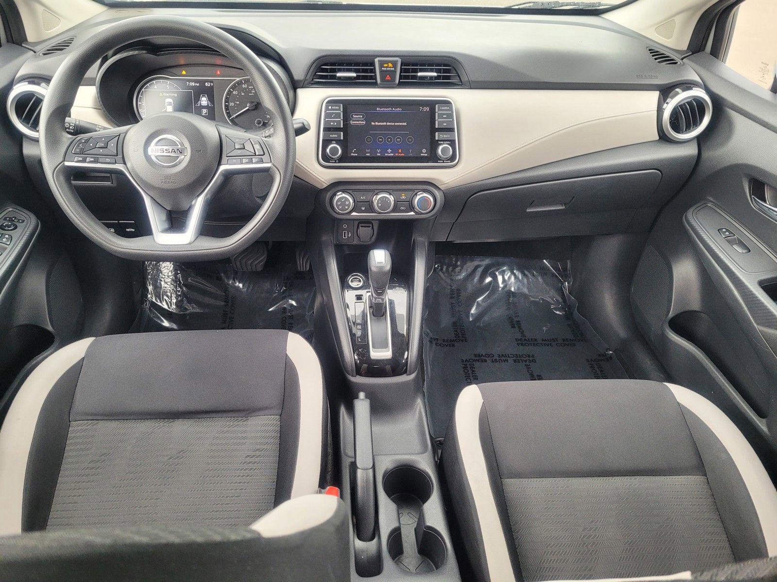 Used 2021 Nissan Versa SV FWD image 12