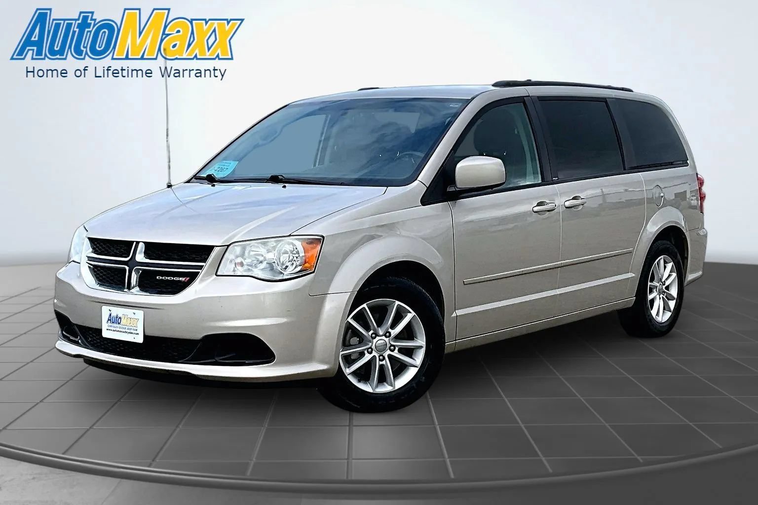 Used 2014 Dodge Grand Caravan SXT w/ Rear Park Assist Package FWD image 1