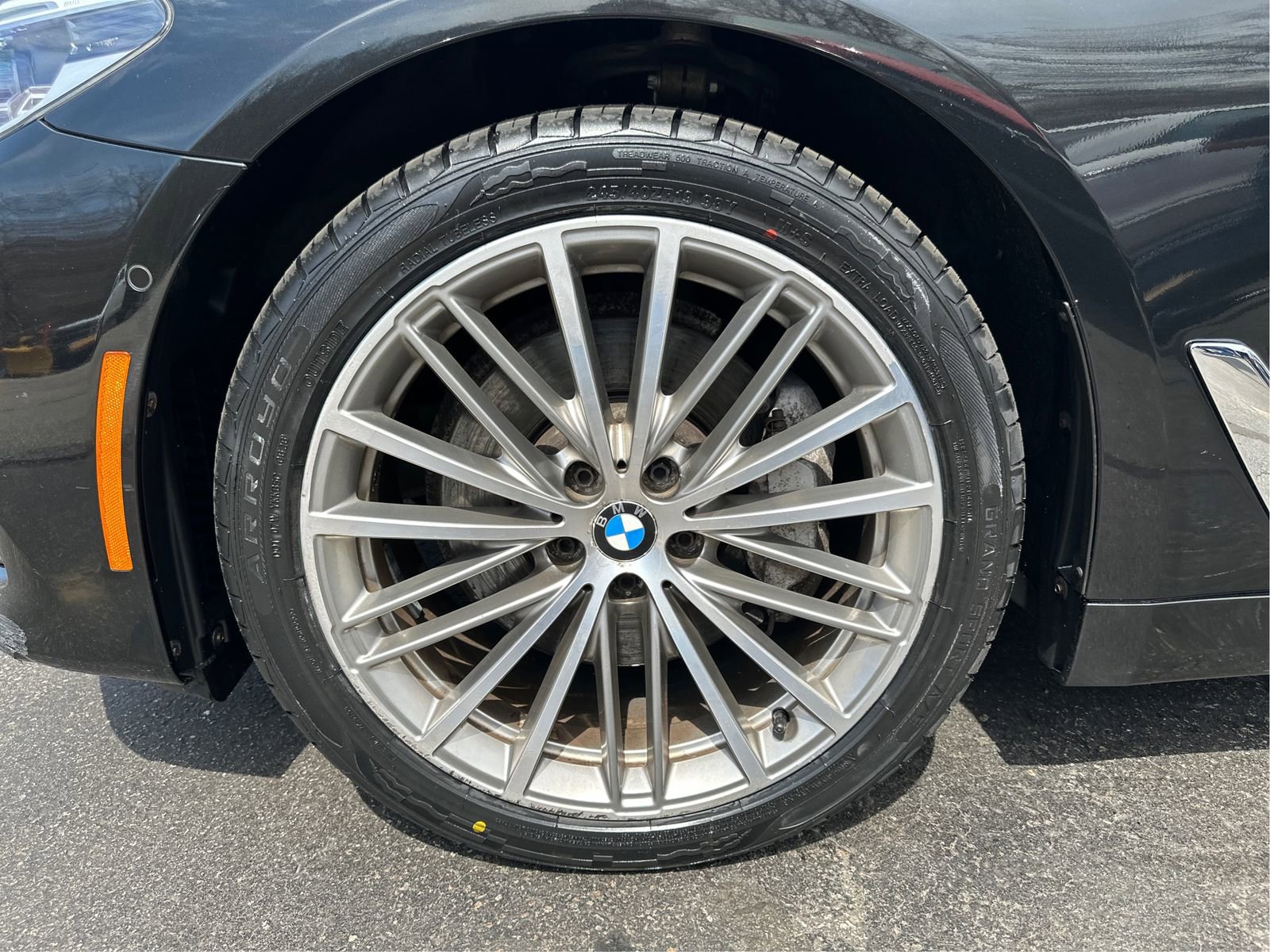 Used 2017 BMW 540i xDrive AWD/4WD image 25