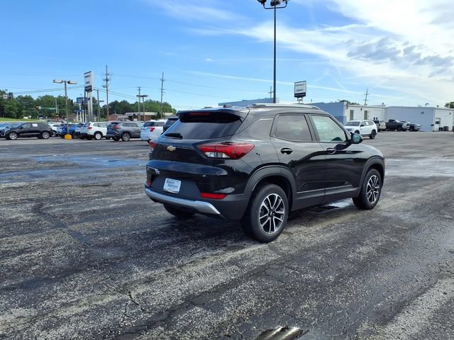 Used 2025 Chevrolet TrailBlazer LT AWD/4WD image 16