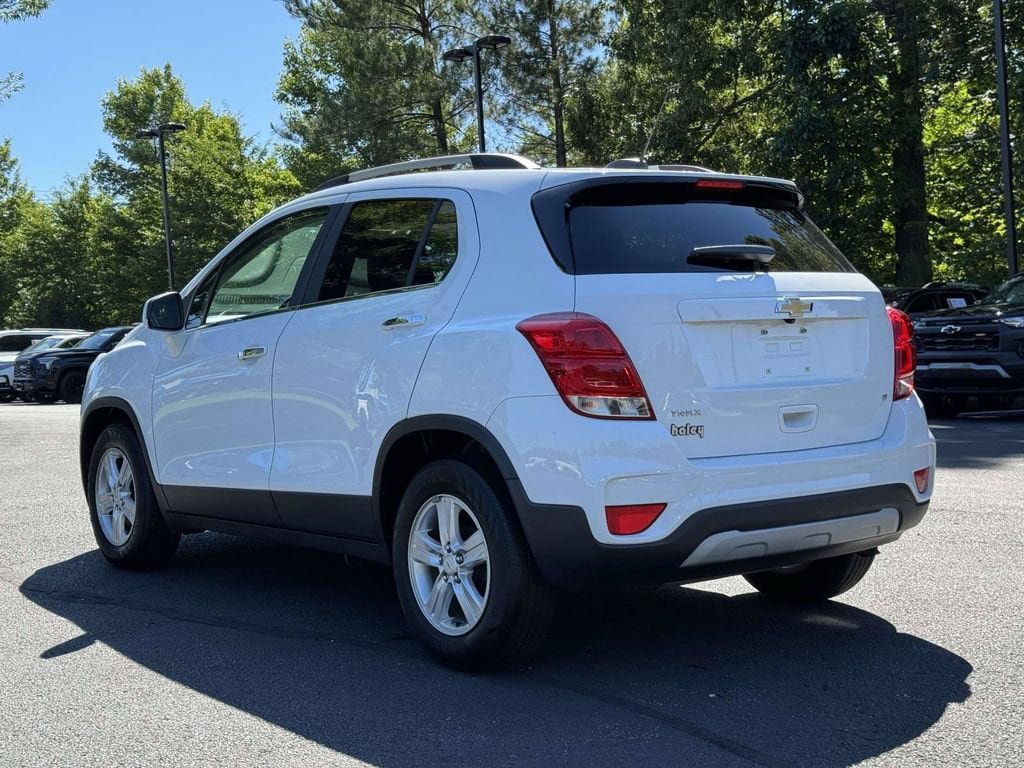 Used 2020 Chevrolet Trax LT w/ LT Convenience Package FWD image 24