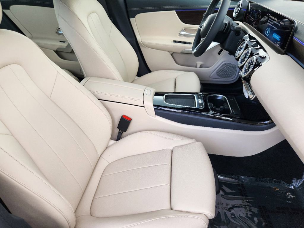 New 2025 Mercedes-Benz CLA 250 4MATIC image 17