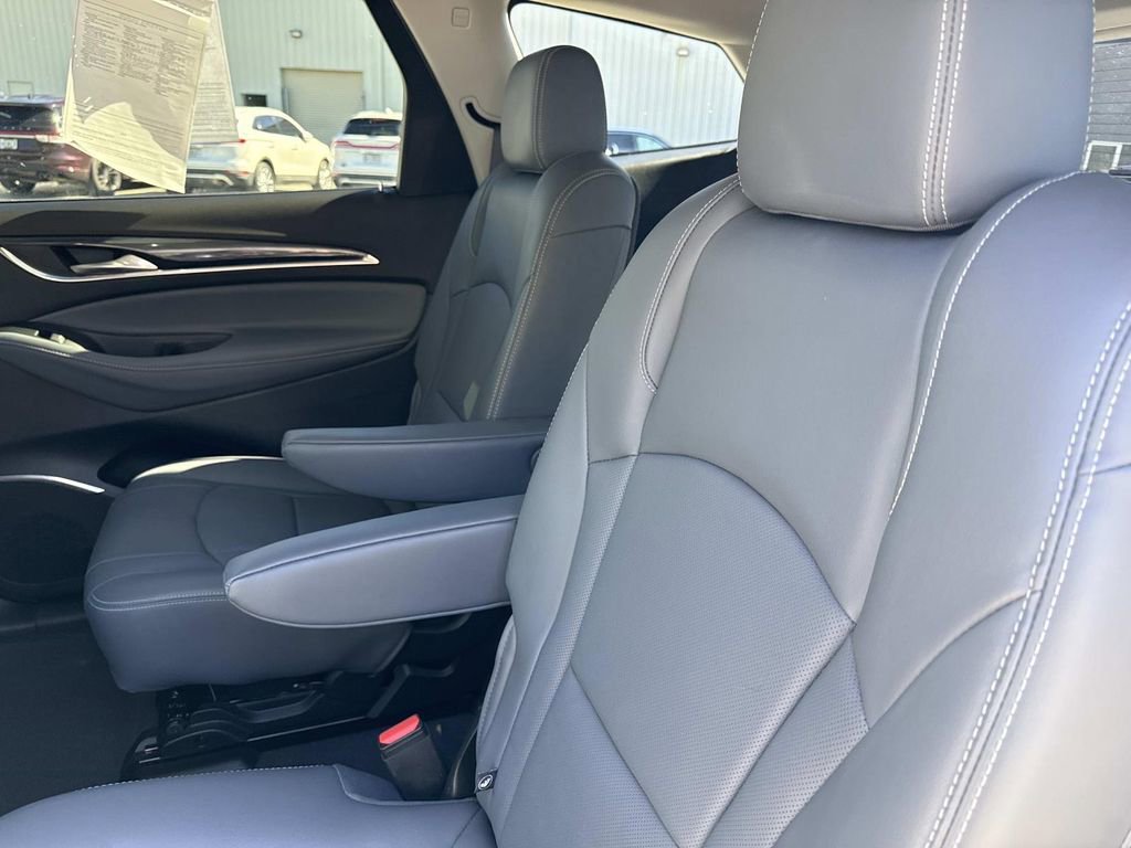 Used 2021 Buick Enclave Essence w/ Sport Touring Edition image 14