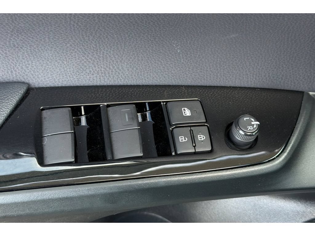 Certified 2021 Toyota Prius Prime Limited FWD image 12