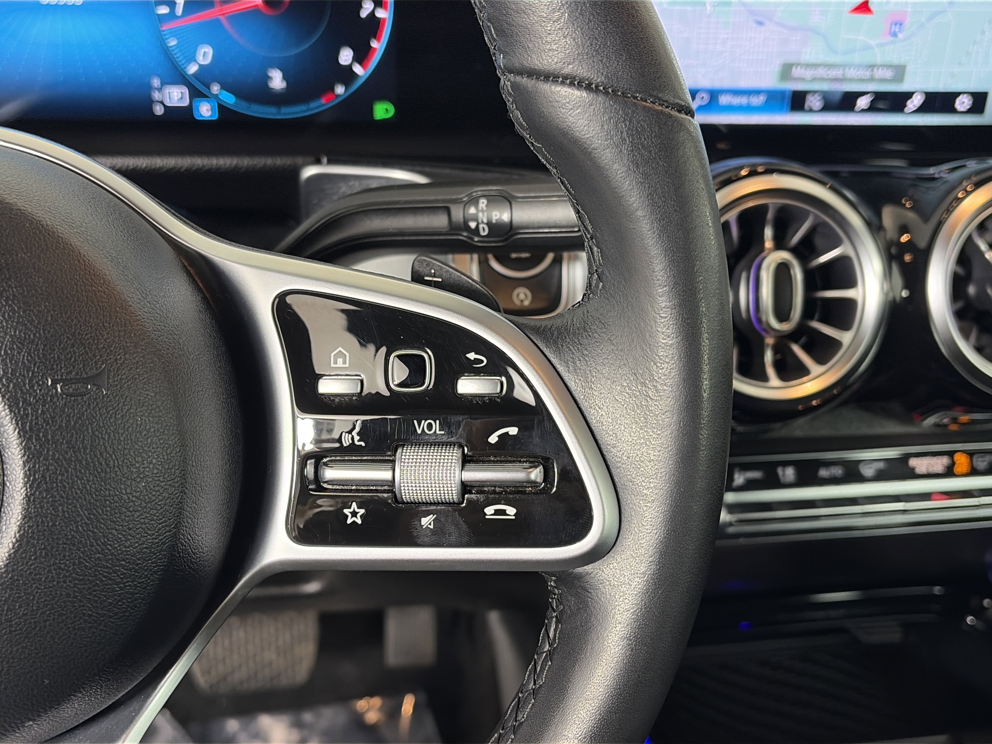 Certified 2021 Mercedes-Benz GLB 250 4MATIC image 28