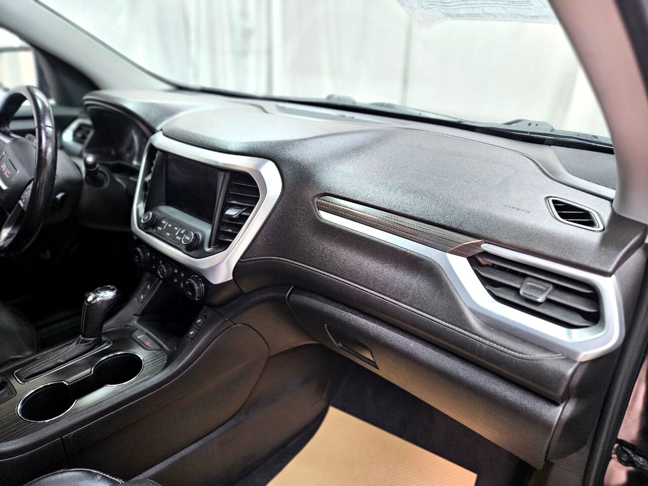 Used 2019 GMC Acadia SLT image 19