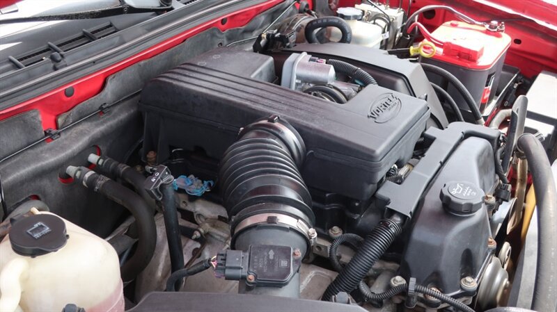 Used 2005 Chevrolet Colorado LS w/ Safe And Sound Package RWD image 27