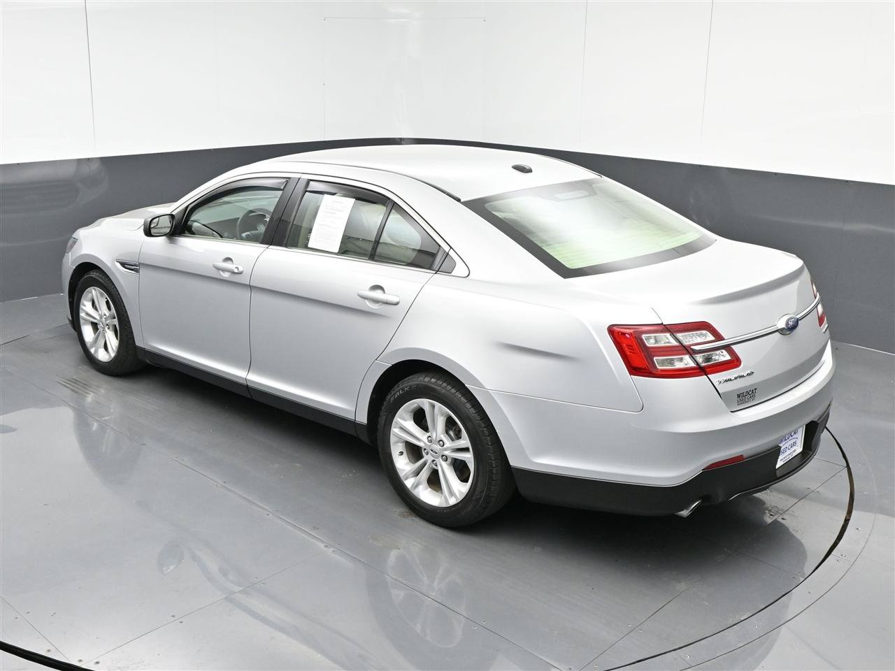 Used 2019 Ford Taurus SE FWD image 27