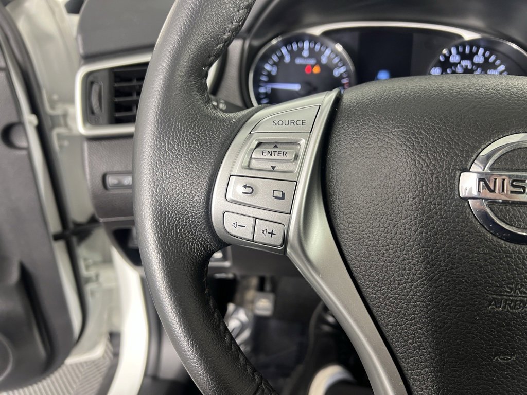 Used 2016 Nissan Rogue SL w/ SL Premium Package image 14