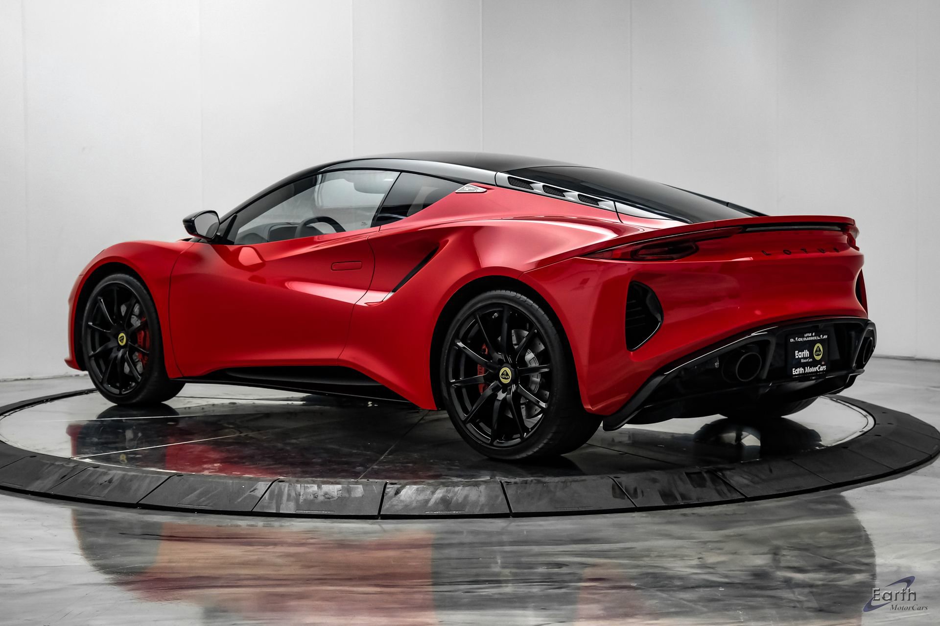 Used 2025 Lotus Emira RWD image 11