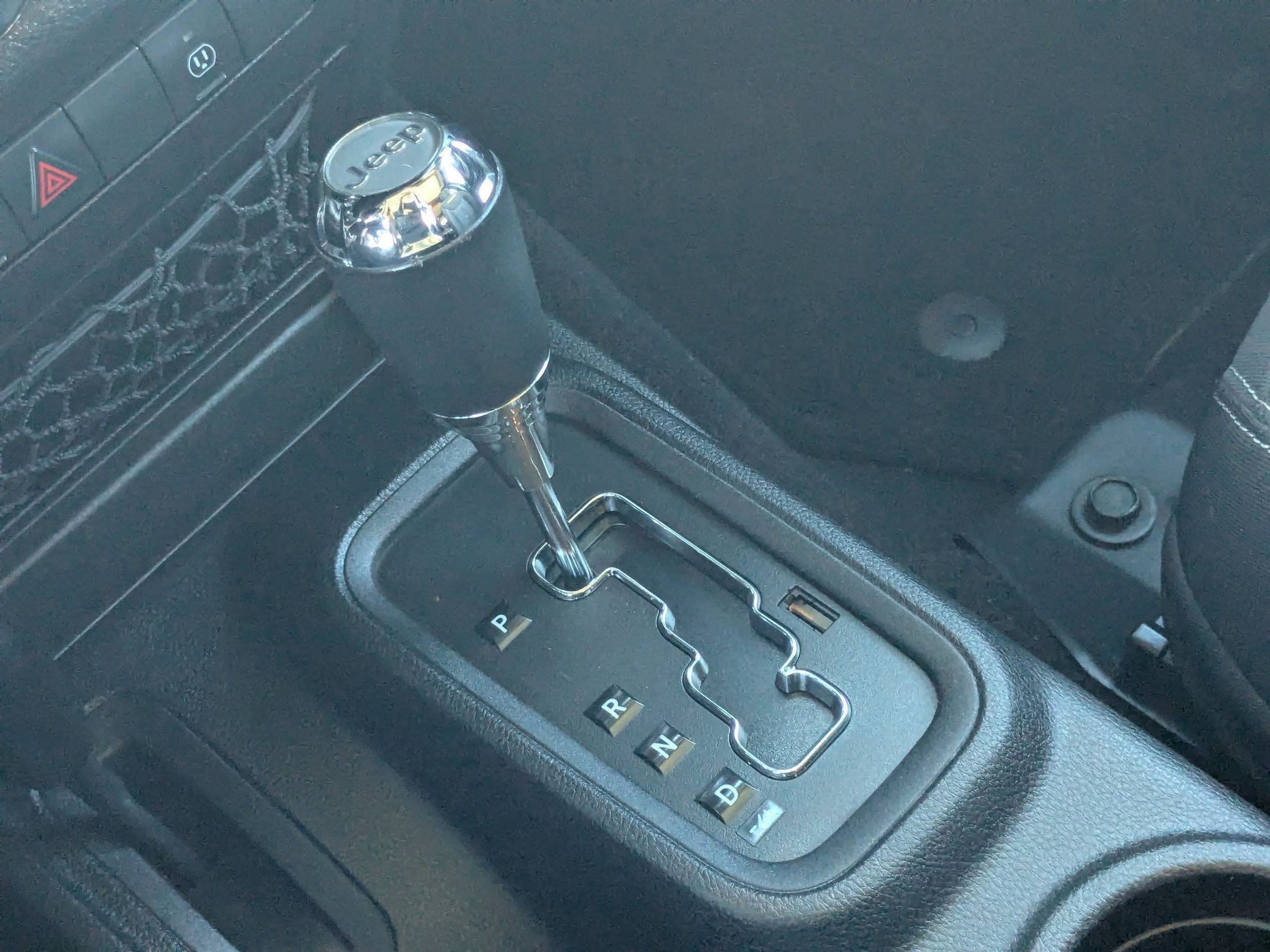 Used 2015 Jeep Wrangler Unlimited Sahara w/ Connectivity Group image 22