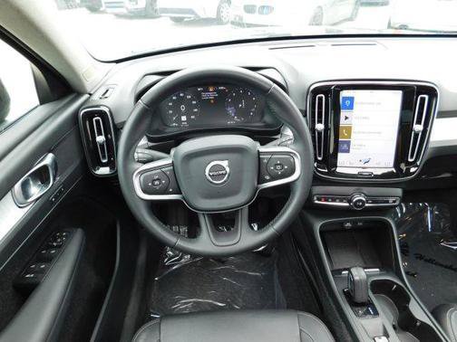 Used 2019 Volvo XC40 T5 Momentum AWD/4WD image 15