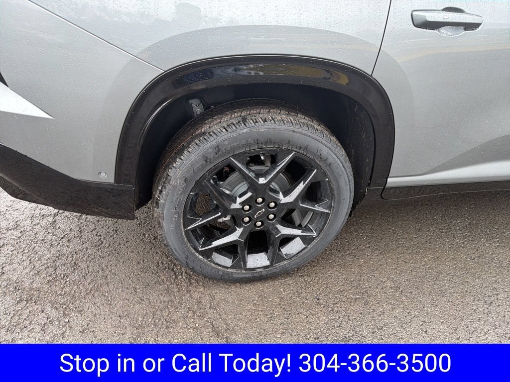 New 2026 Chevrolet Traverse RS w/ LPO, Floor Liner Package AWD/4WD image 8