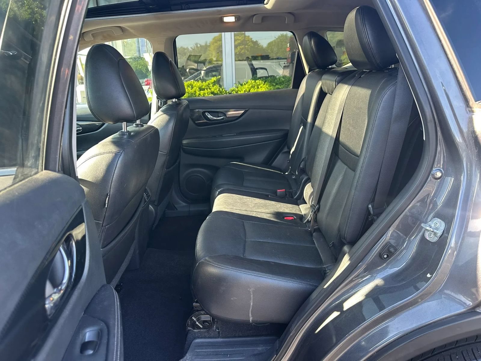 Used 2017 Nissan Rogue SL w/ SL Premium Package AWD/4WD image 11