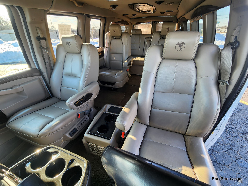 Used 2019 Chevrolet Express 2500 w/ Enhanced Convenience Package RWD image 43
