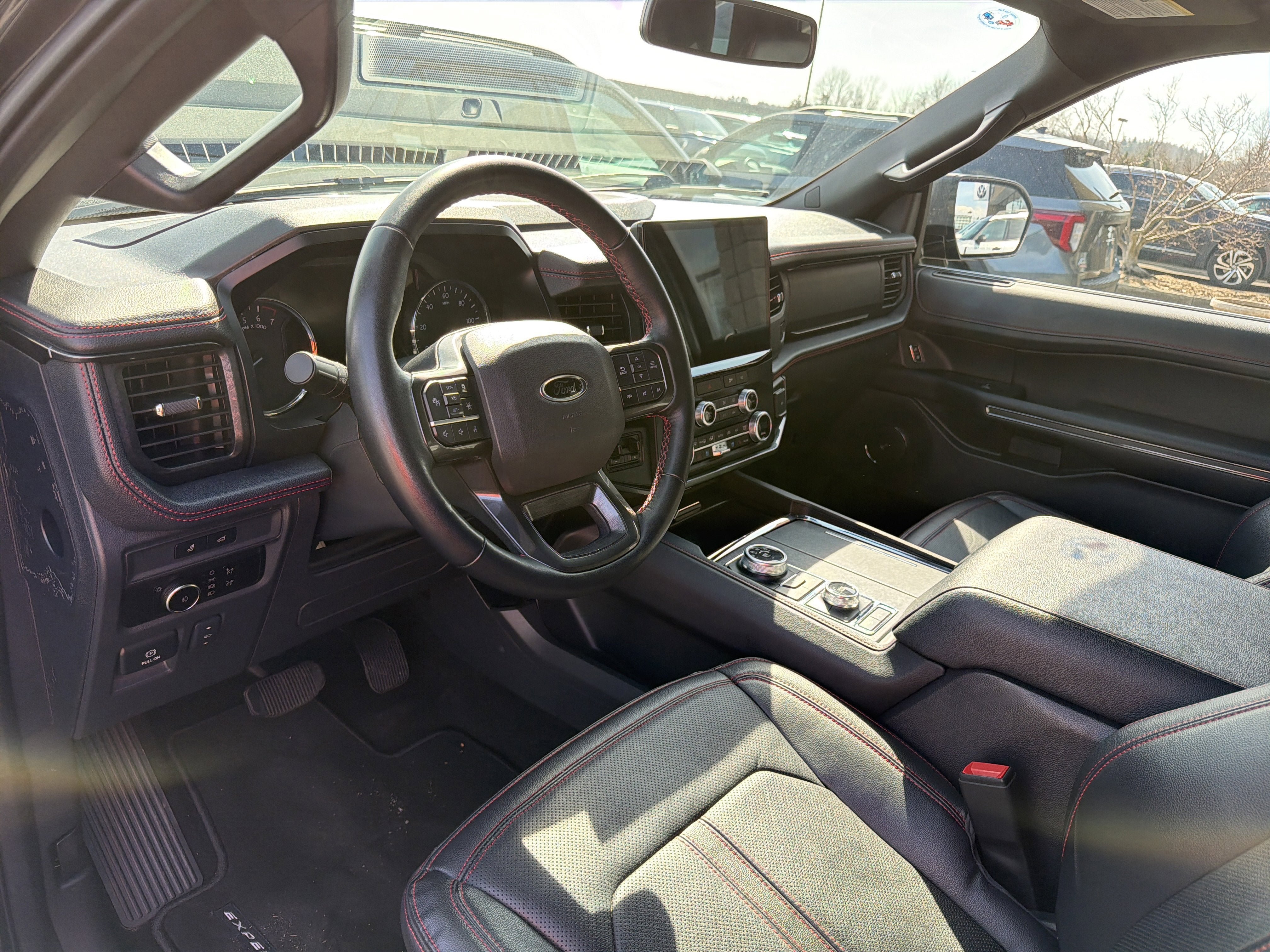 Used 2023 Ford Expedition Limited image 7