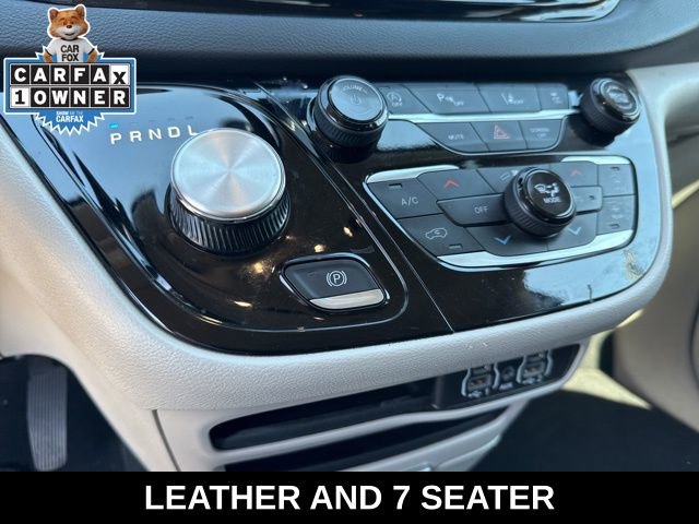 Used 2024 Chrysler Pacifica Touring-L FWD image 8
