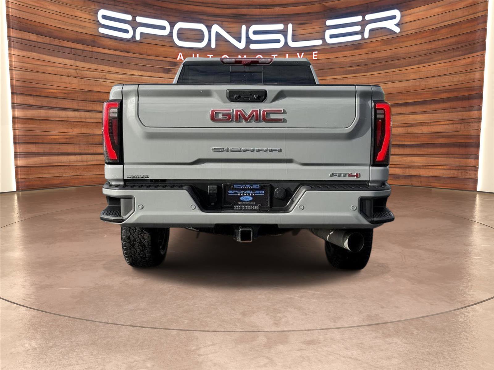Used 2025 GMC Sierra 2500 AT4 w/ AT4 Premium Plus Package image 4
