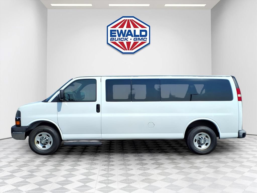 Used 2015 Chevrolet Express 3500 LT w/ LT Preferred Equipment Group RWD image 3